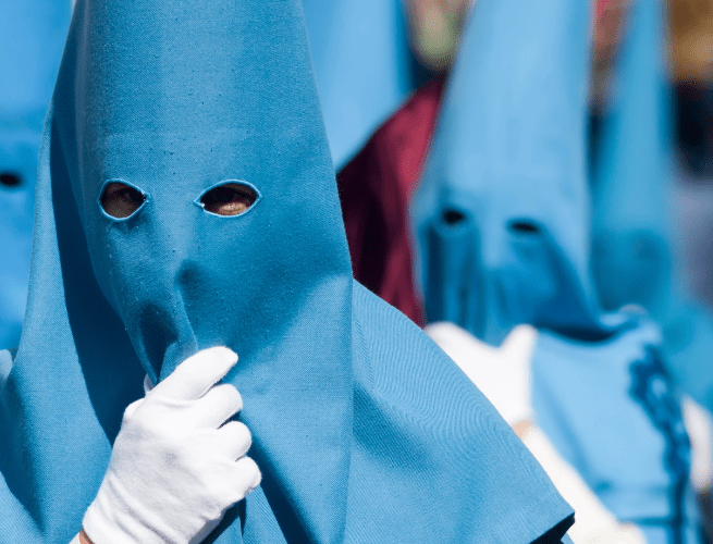 Nazarenos in Spanien zu Ostern