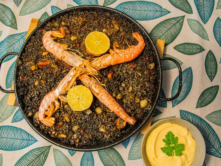 Schwarze Paella