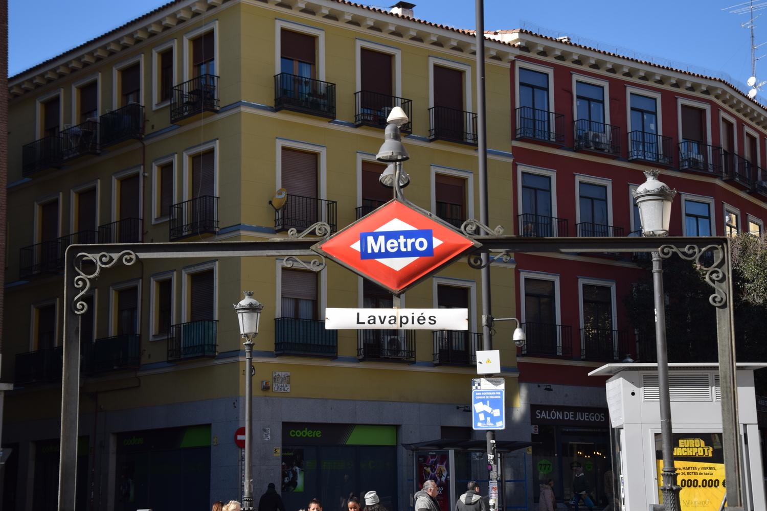 Metroeingang von Lavapies, Madrid.